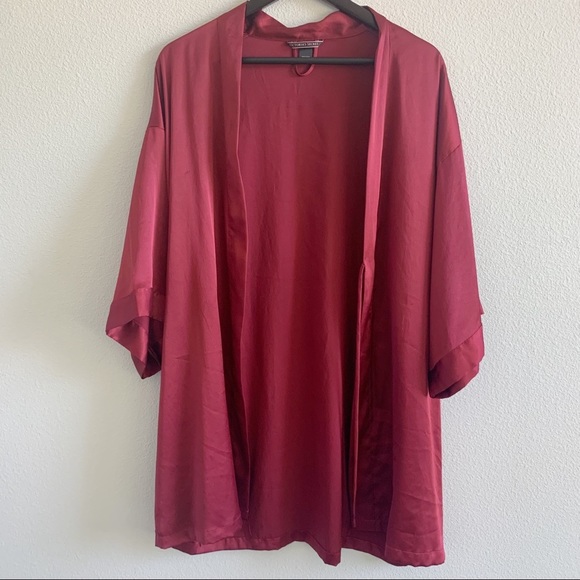 Victoria’s Secret Maroon Silky Flowy Robe - Picture 2 of 7